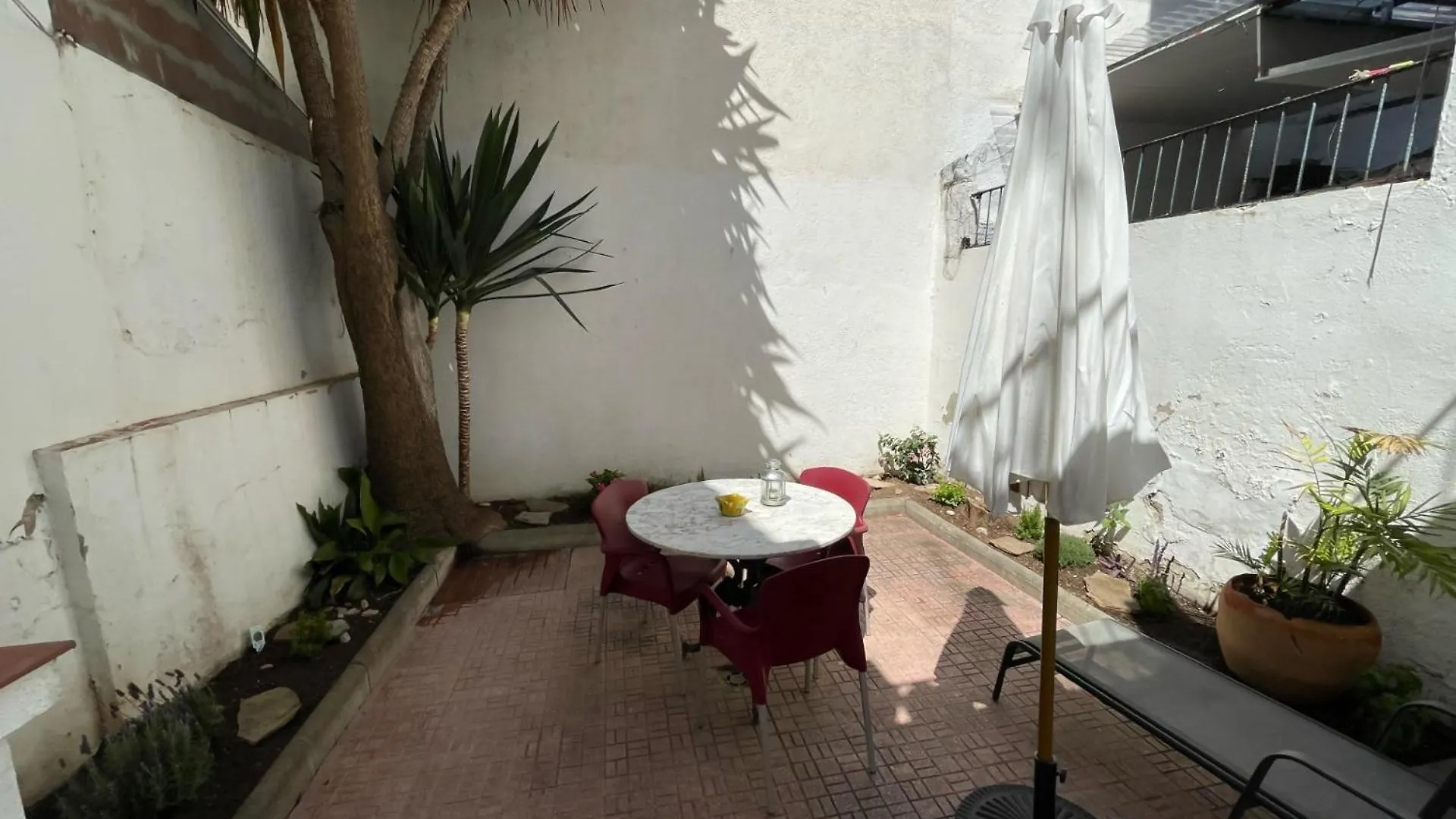 Planta Baja Con Patio Interior De Lujo Apartamento Calafell