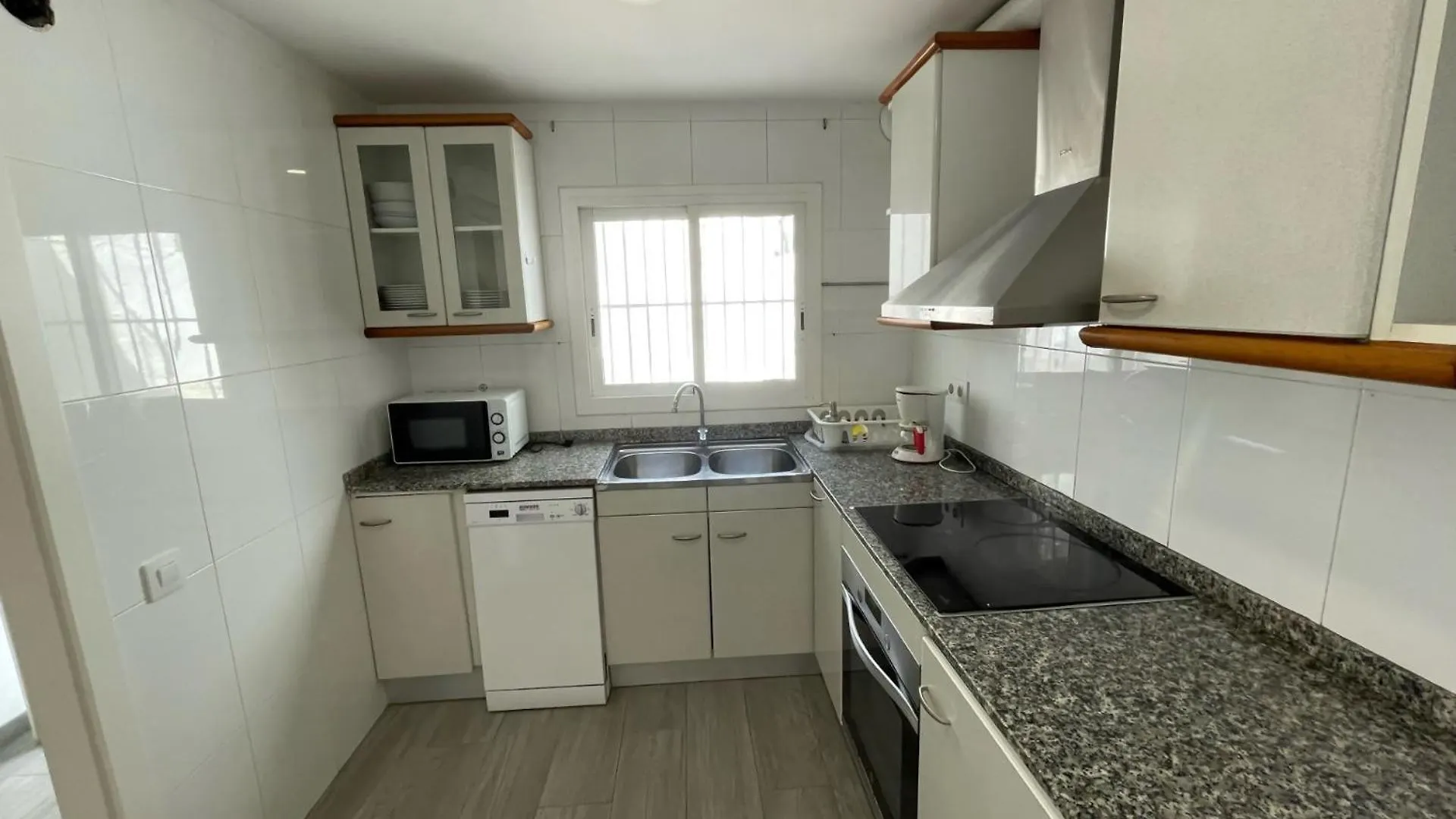 Planta Baja Con Patio Interior De Lujo Daire Calafell 0*,